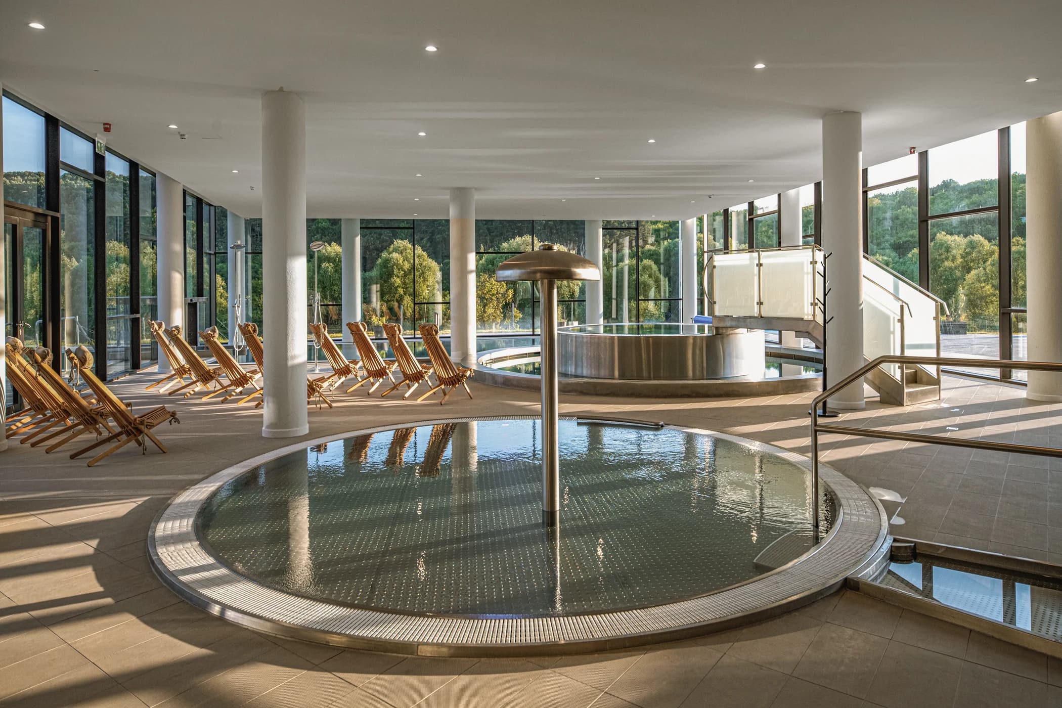 Szállodai wellness medencék